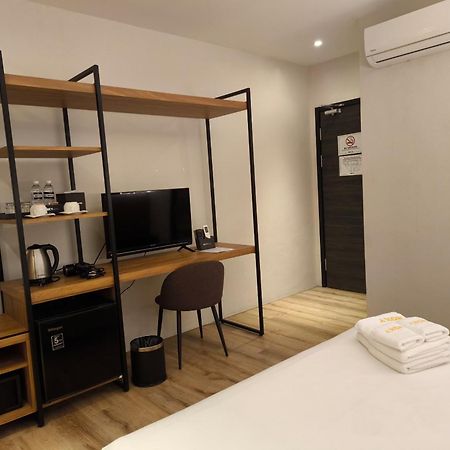 Roxy Hotel Padungan Kuching Exterior foto