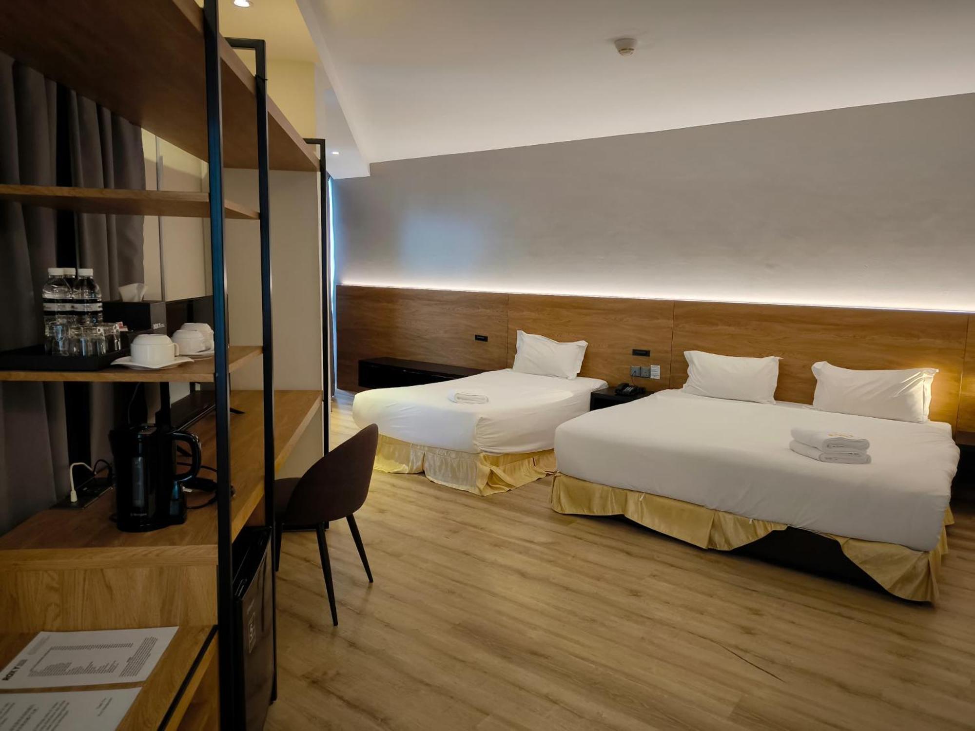 Roxy Hotel Padungan Kuching Exterior foto